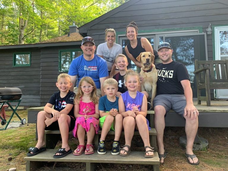 Family Reunion Destinations on a lake